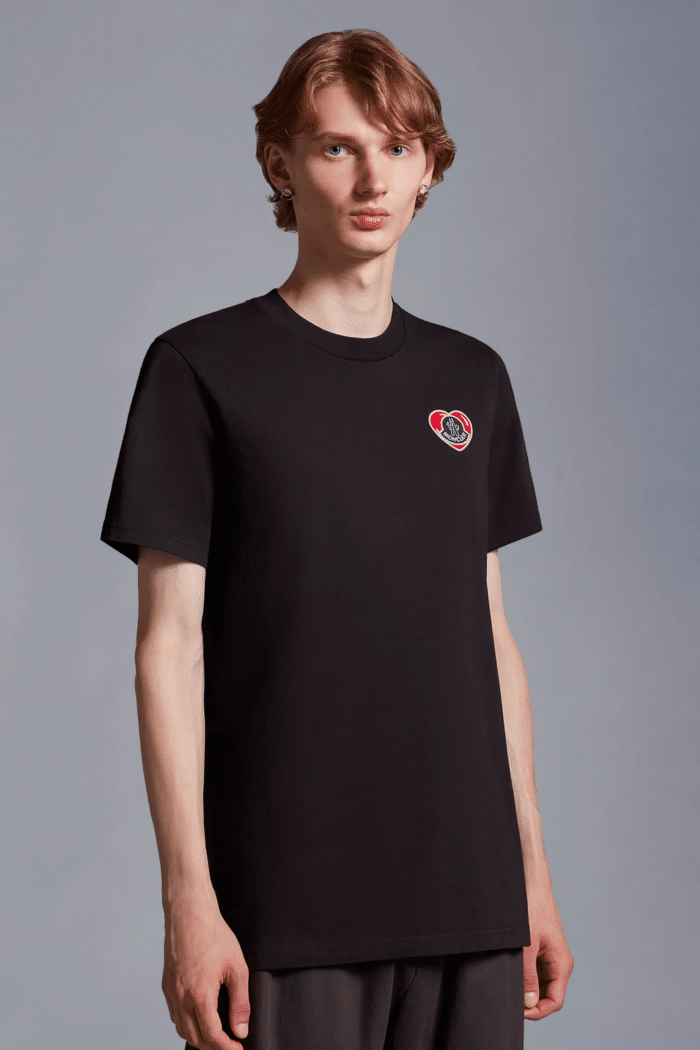 Tee-Shirt Noir Logo Moncler Coeur Rouge2