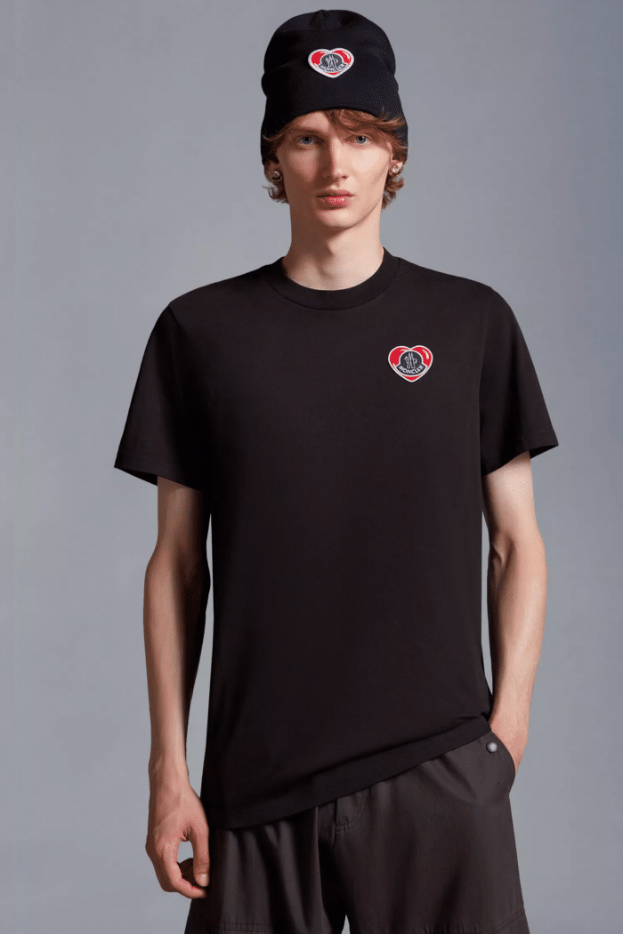Tee-Shirt Noir Logo Moncler Coeur Rouge5