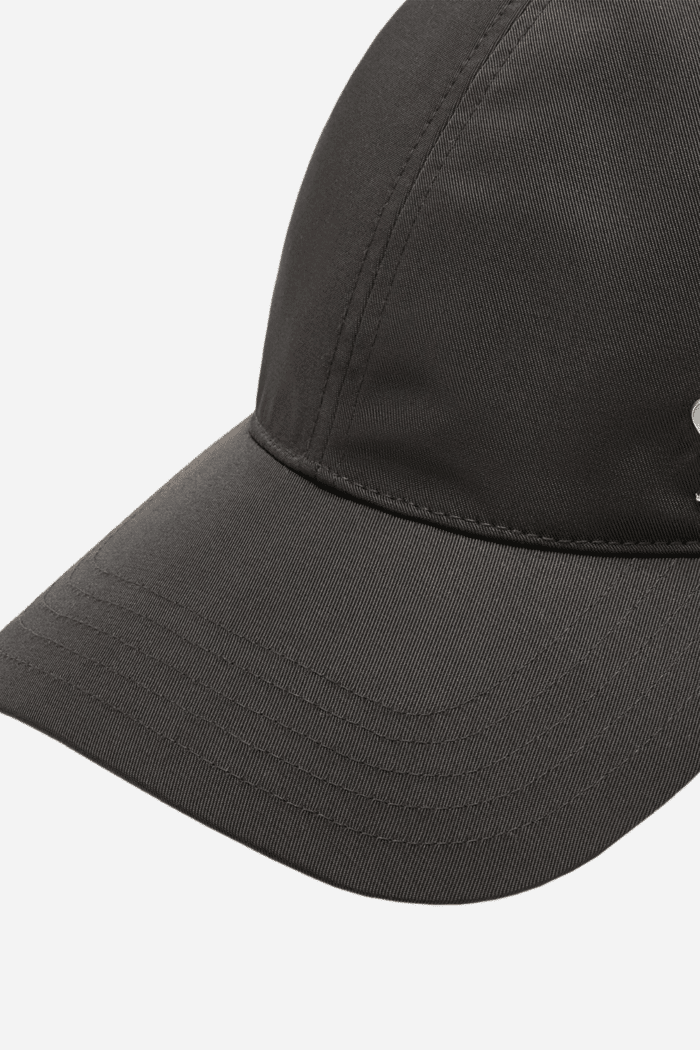 Casquette Noire Rivet