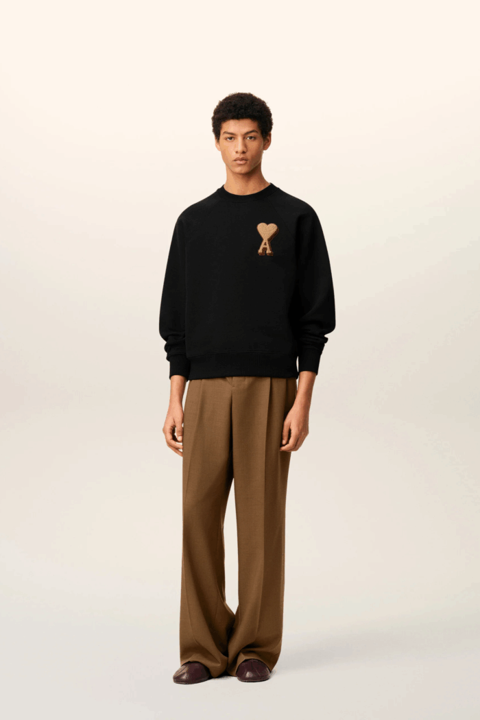Sweat Noir Cœur Patch Beige