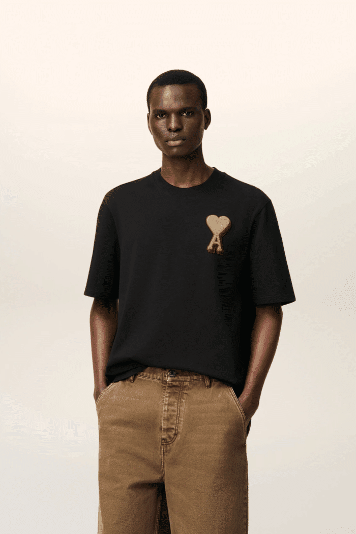 Tee-Shirt Noir Patch Cœur Contrasté