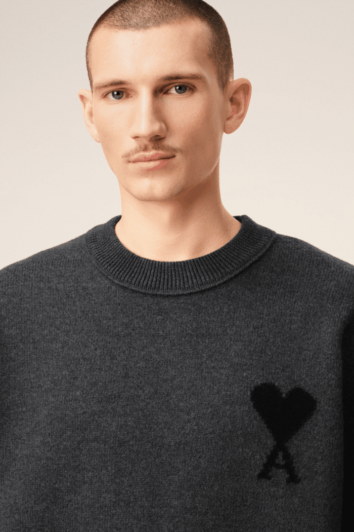 Pull Col Rond Gris Foncé Cœur Noir