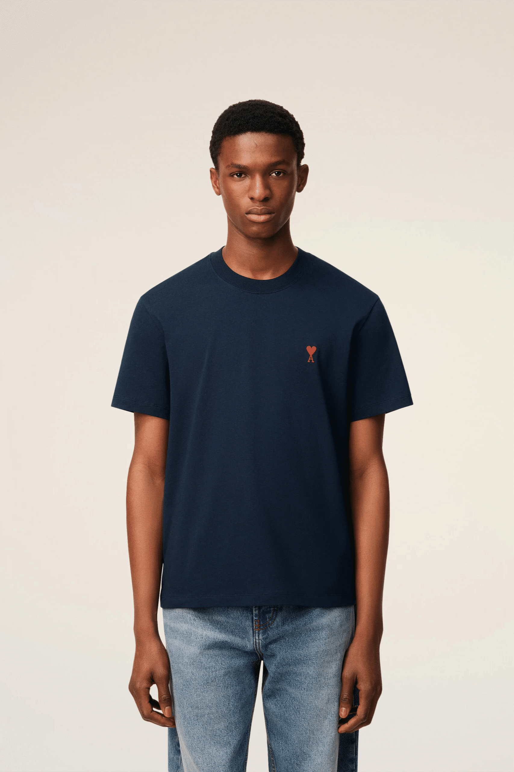 tee-shirt bleu nuit cœur rouge