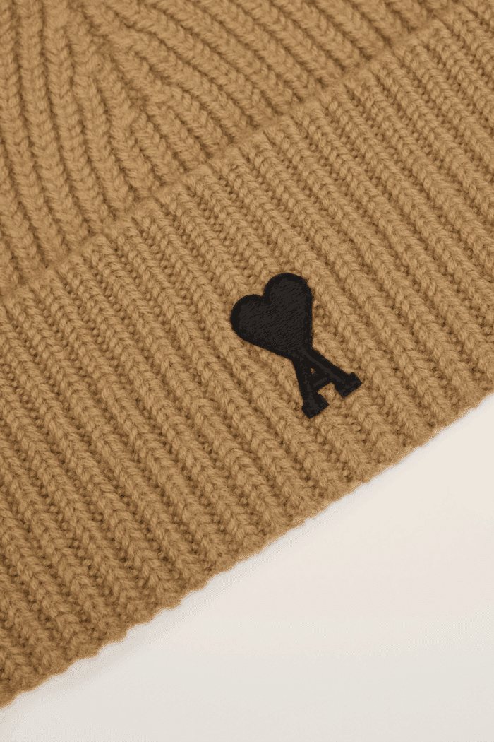 Bonnet Laine Camel Cœur Noir