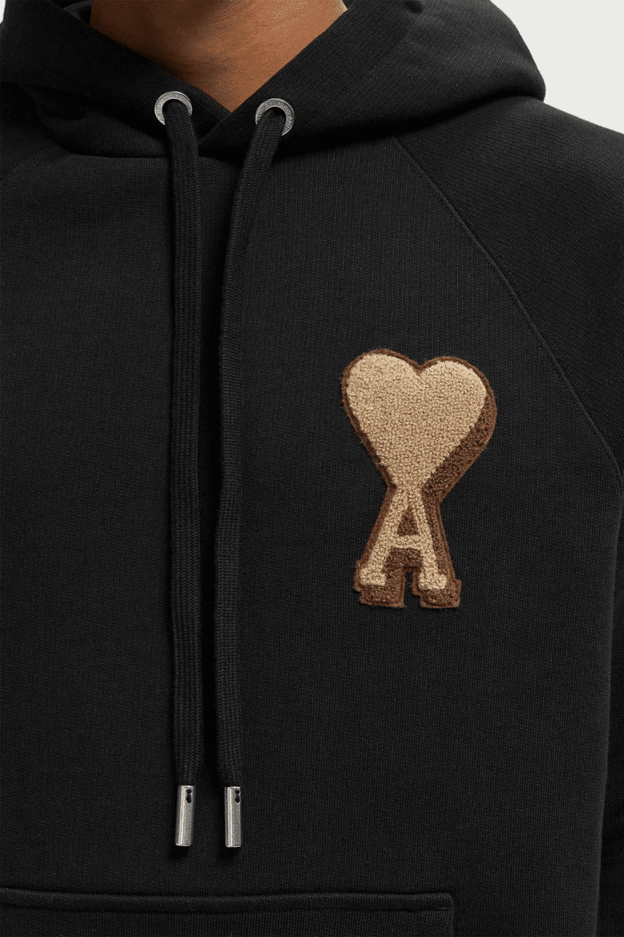 Hoodie Noir Cœur Patch Beige
